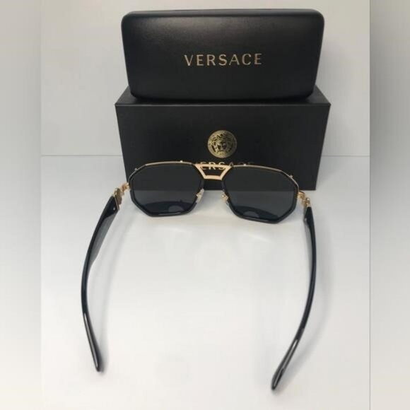 - New - 💯 Original VERSACE VE2228 100287 Dark Gray Irregular Men's Sunglas - Picture 11 of 14